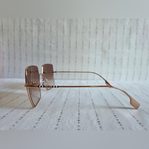 Burberry Daphne BE3133 | Gradient Pink Rose Gold Sunglasses | NIB - Picture 4 of 7